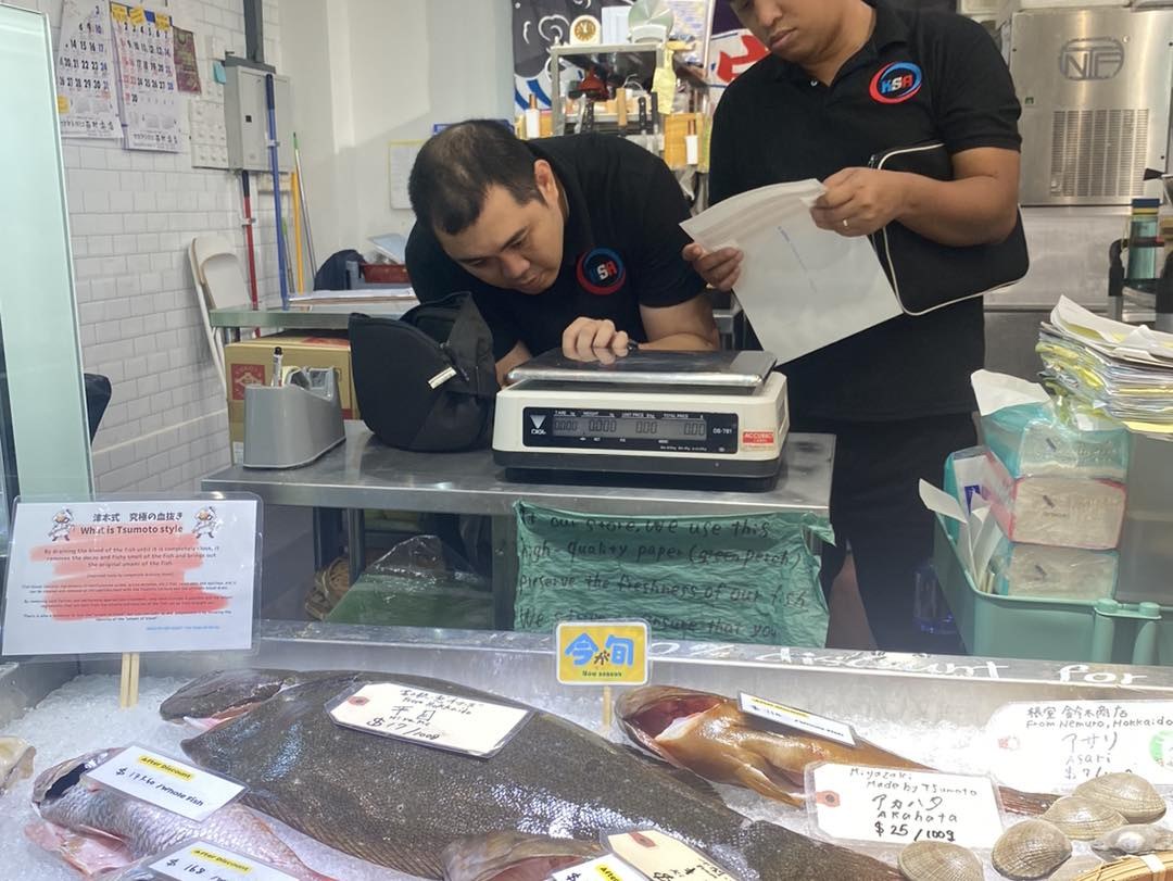 Verifying a trade-use weighing scale